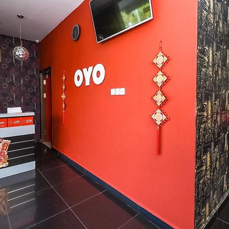 Oyo 89301 Ys Inn Miri Esterno foto